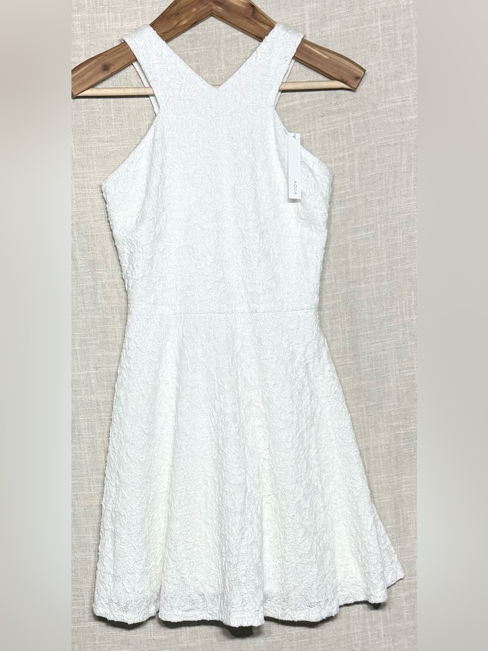 AQUA Bloomingdale’s NWT Textured Floral Lace Halter Skater Dress Size Medium